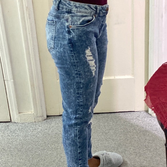 Ripped Jeans - Picture 3 of 3